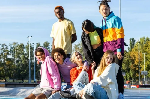 Fashion Oktober 2026: Mengapa Gen Z Mulai Bosan dengan Tren Viral dan Memilih Gaya yang Lebih Personal?
